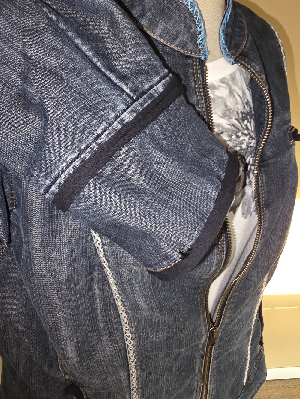 HAND CRAFTED Jean Jacket UPCYCLED Blue Jean Jacket Black Graphic Tee Size 18 - Picture 9 of 13